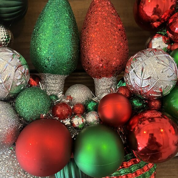 Handmade Red & Green Shatterproof Ball Wreath  2 Large Glittered Light Bulbs - Picture 12 of 16